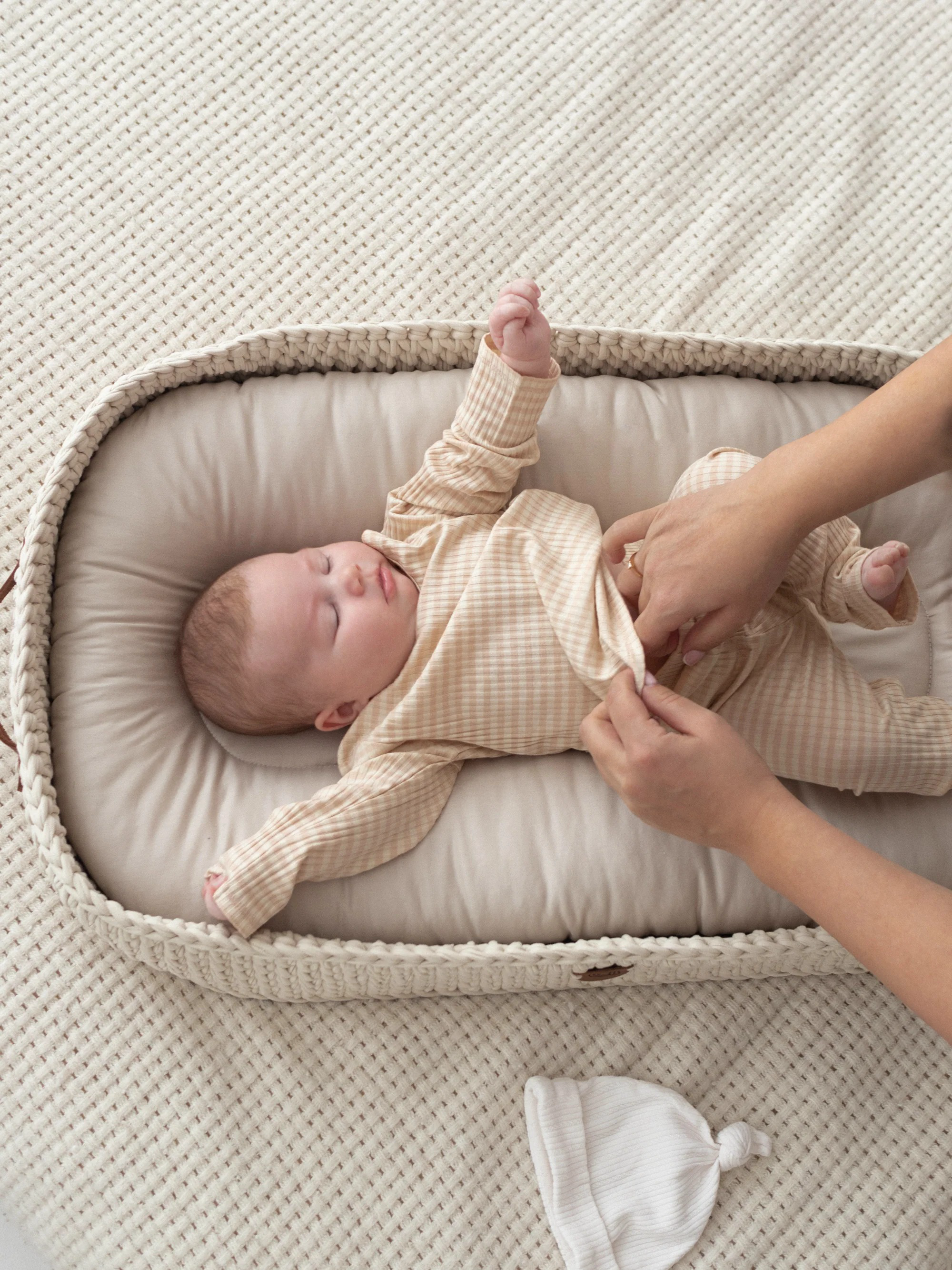 Baby Lounging and Changing Basket XL 3-in-1