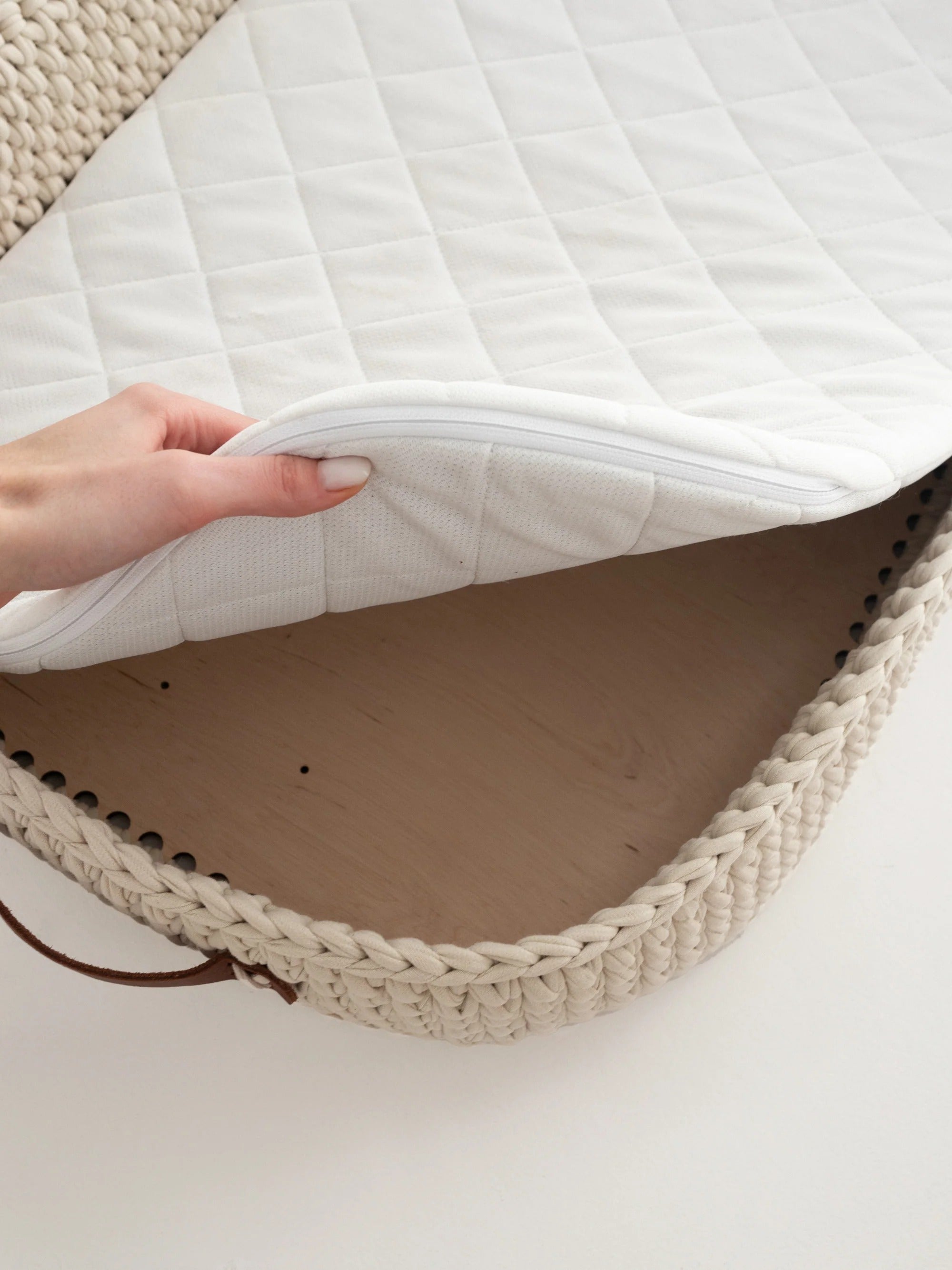 Baby Lounging and Changing Basket XL 3-in-1